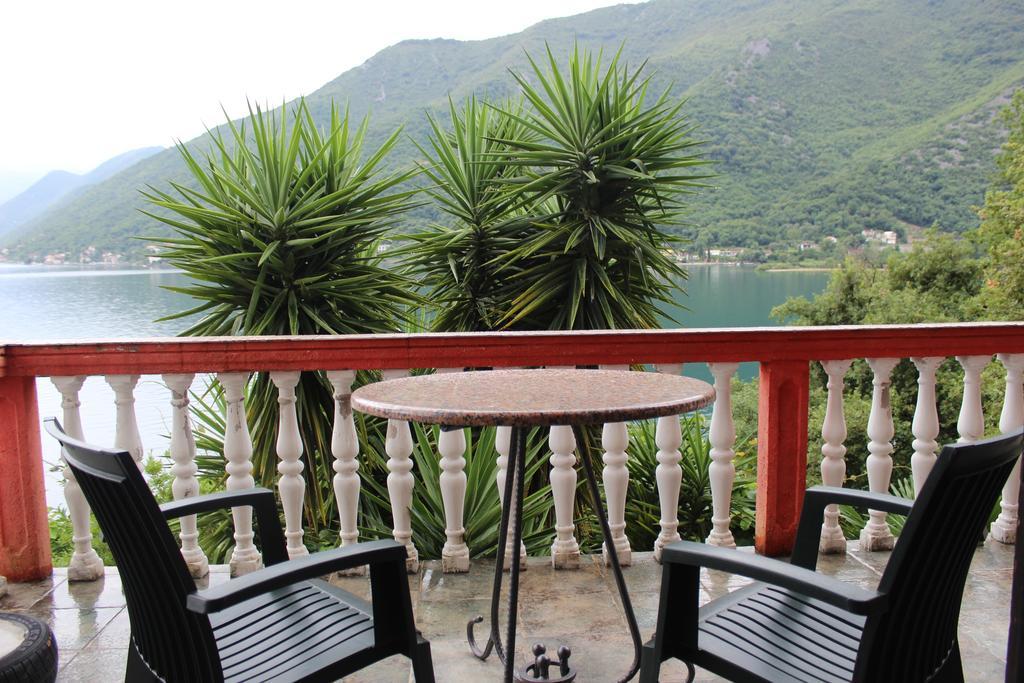 Apartments Mijuskovic Donji Morinj Pokoj fotografie